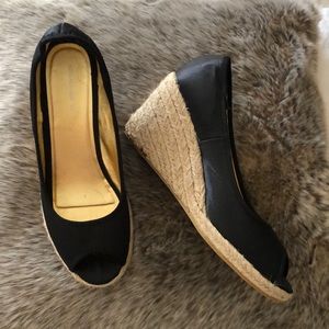 Black wedge shoes. Open toe.